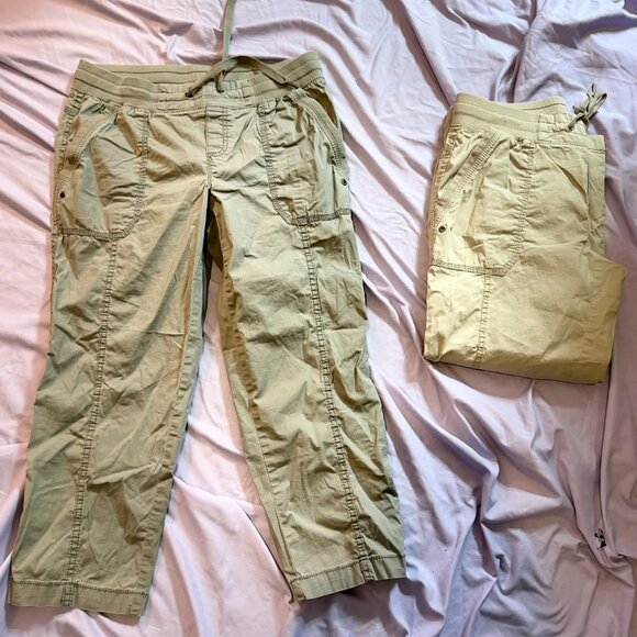 TWO pairs Caffe Marrakesh Cargo Capri Pants -1 Light Green & 1 Khaki Tan SIZE 6 - Picture 1 of 13